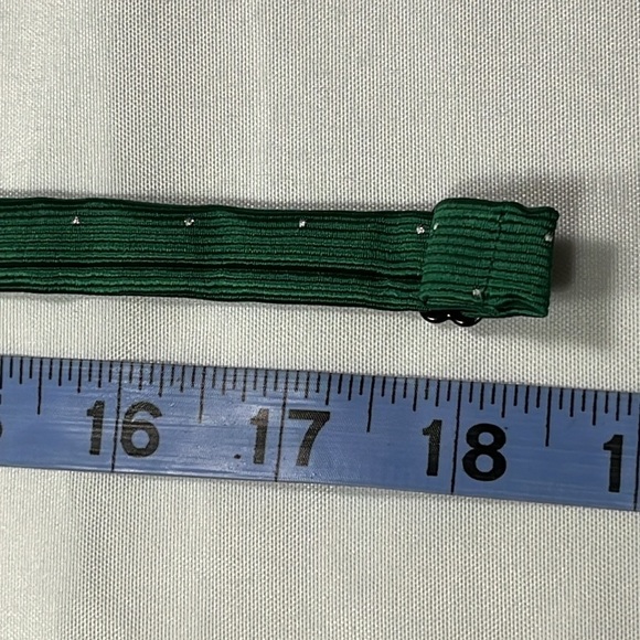 Green Sparkle Dot Satin Bow Tie - Picture 7 of 7